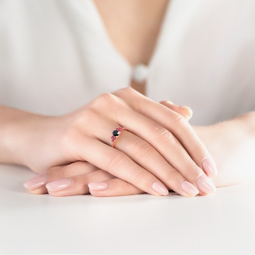 Pierścionek zaręczynowy Fairytale: różowe złoto, czarny diament